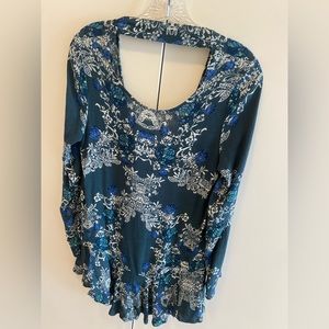 Free people mini dress. Long sleeve with open back. Size small